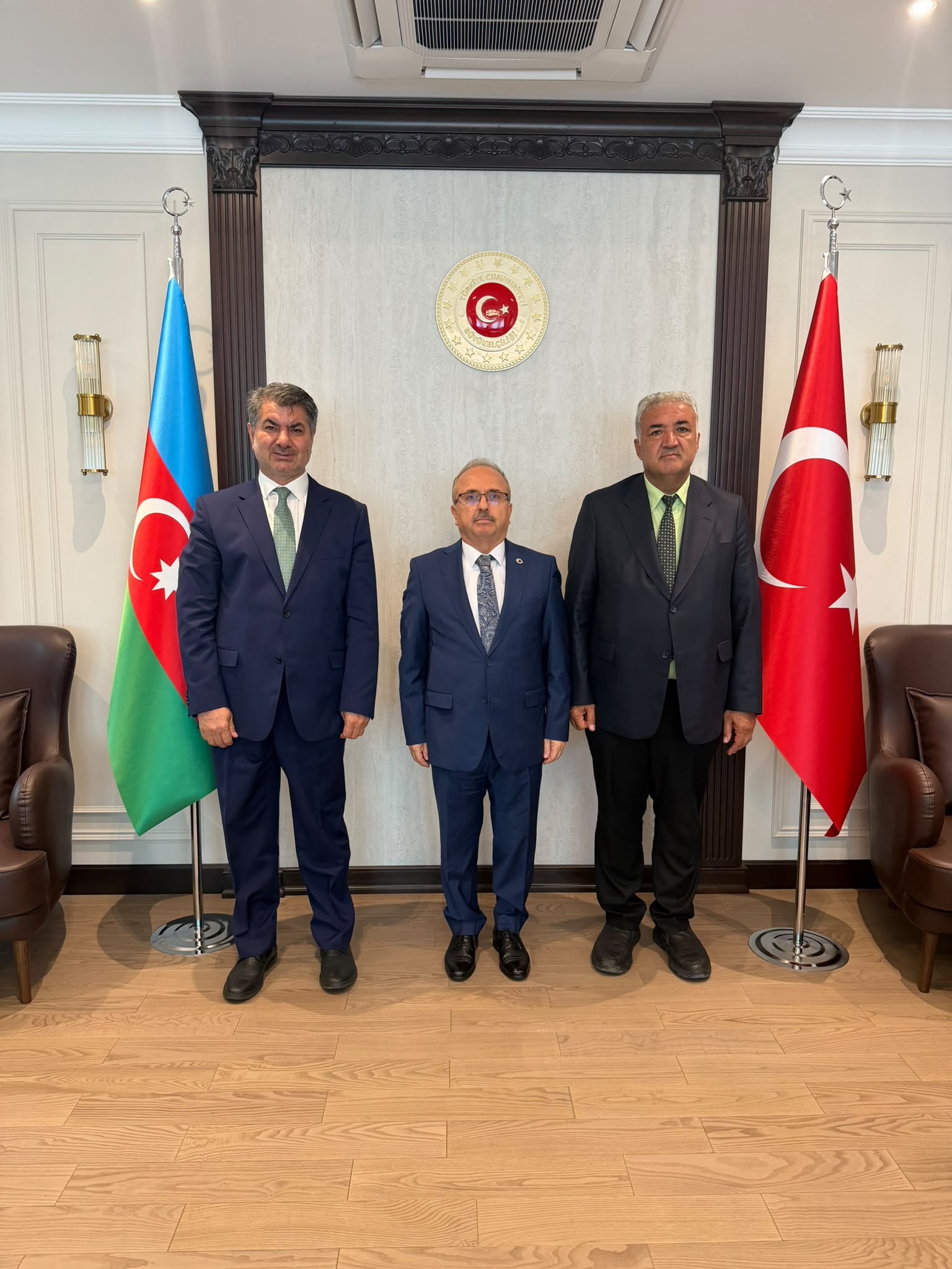 TÜİB-in yeni baş katibi Nedim Kaya Türkiyənin Azərbaycandakı Səfiri Birol Akgünlə görüşüb